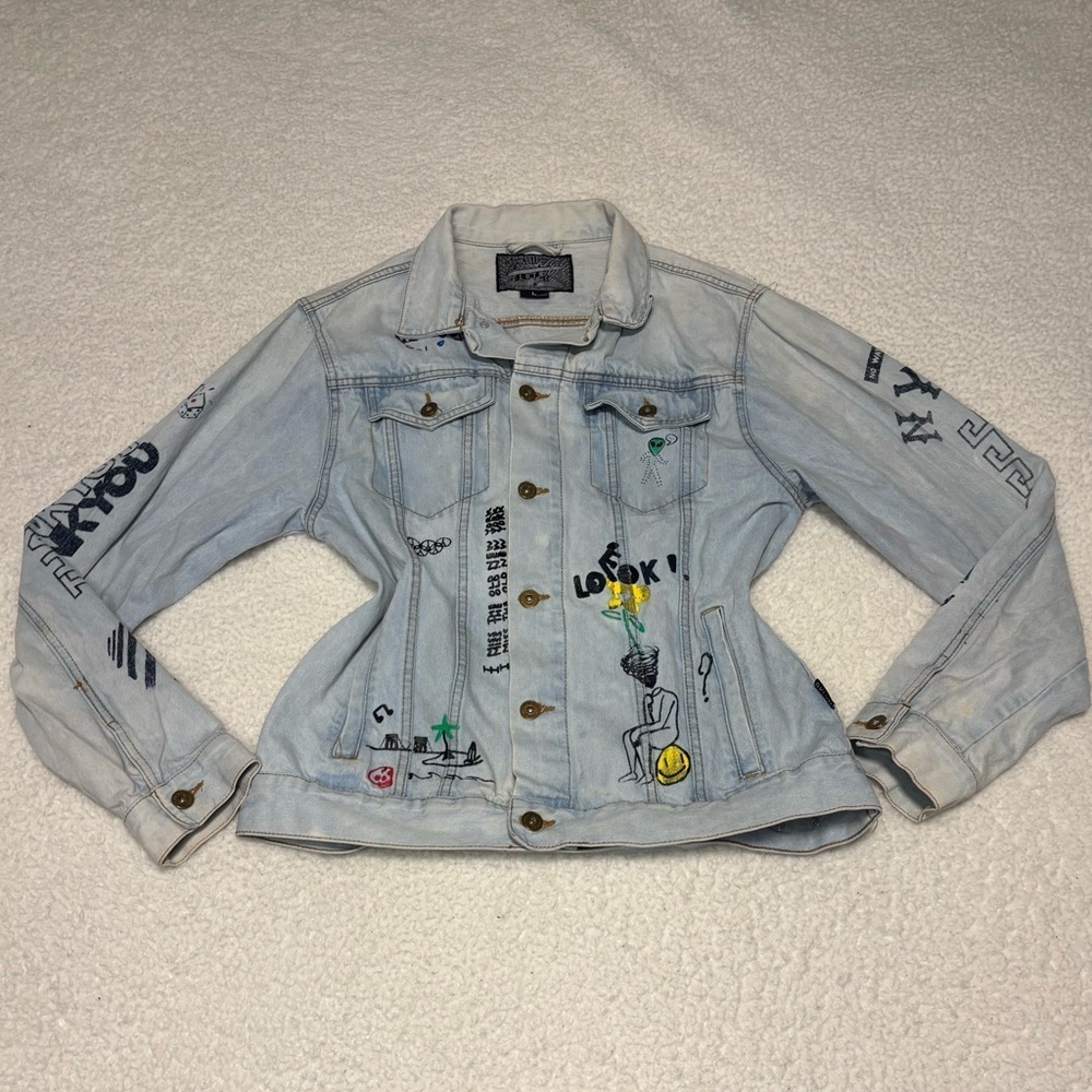 Brooklyn Cloth Women Light Wash Denim Graffiti Art Jean Jacket